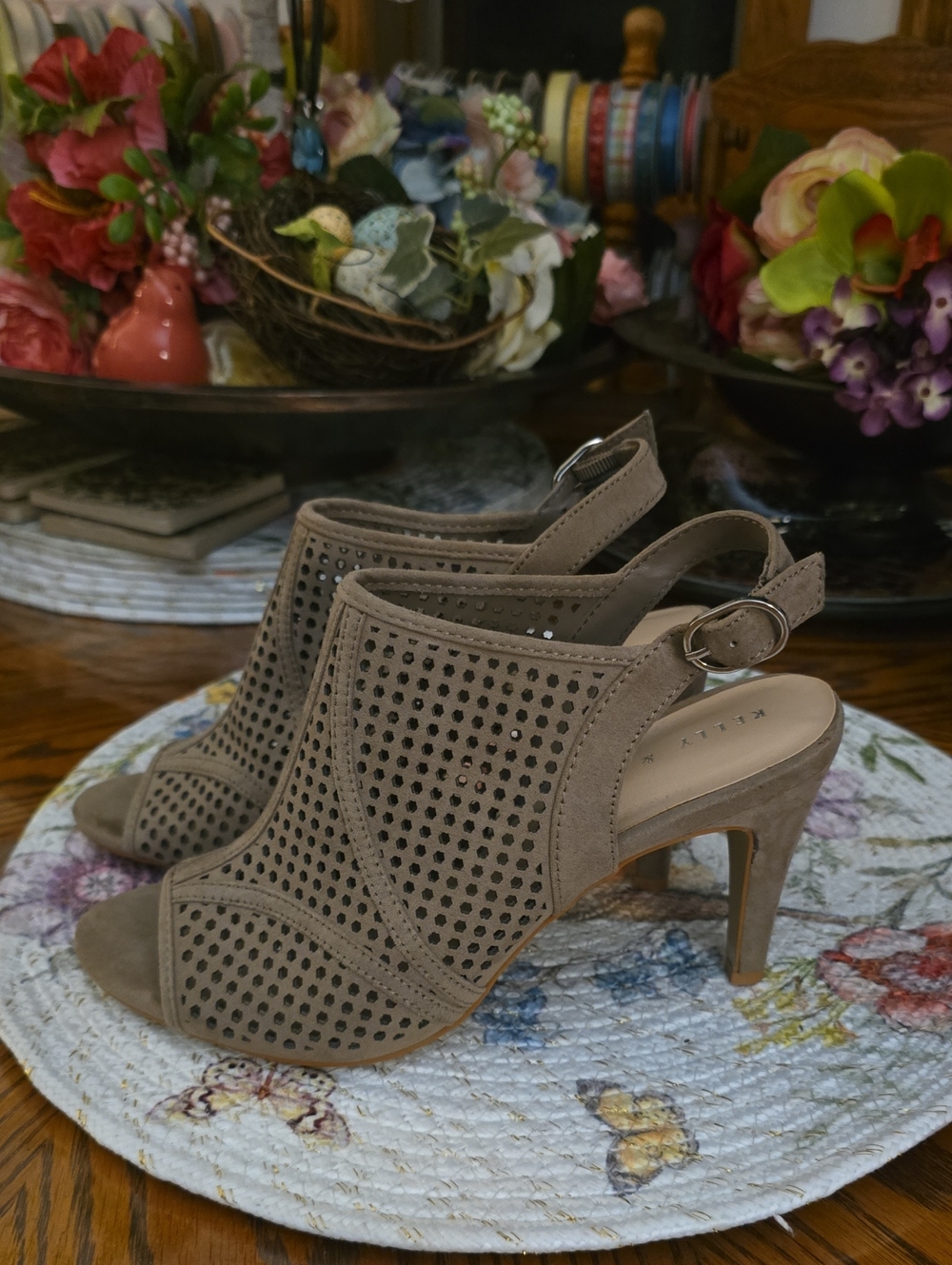 Kelly & Katie Open-toed Caged Sandals